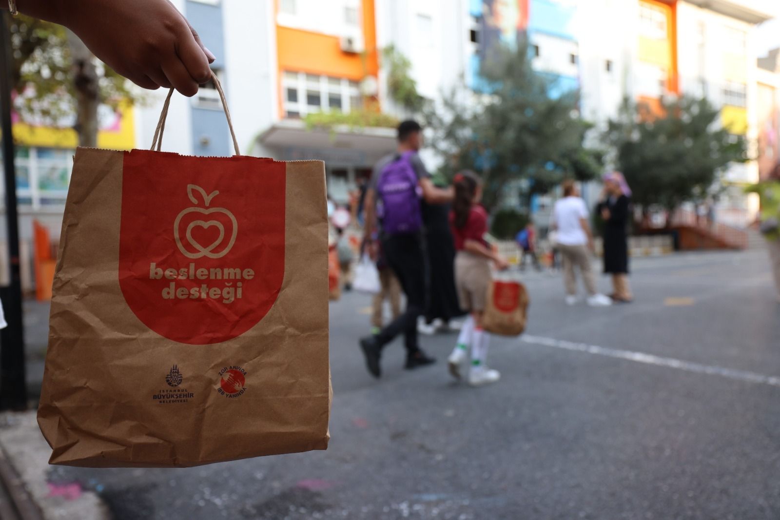 İBB’den ilkokul öğrencilerine okul beslenme desteği